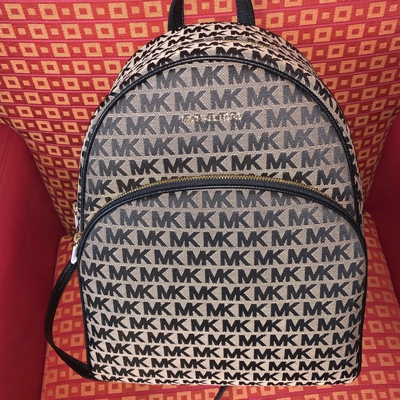 Michael kors backpack - Picture 1 of 5
